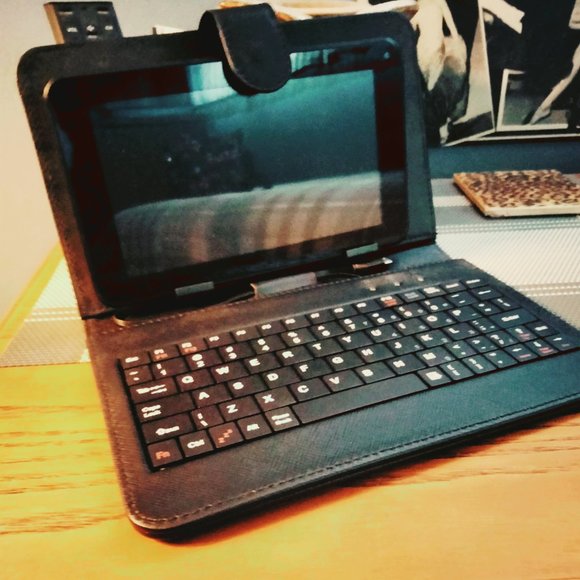 PROSCAN tablet with case and physical keyboard - Picture 4 of 5